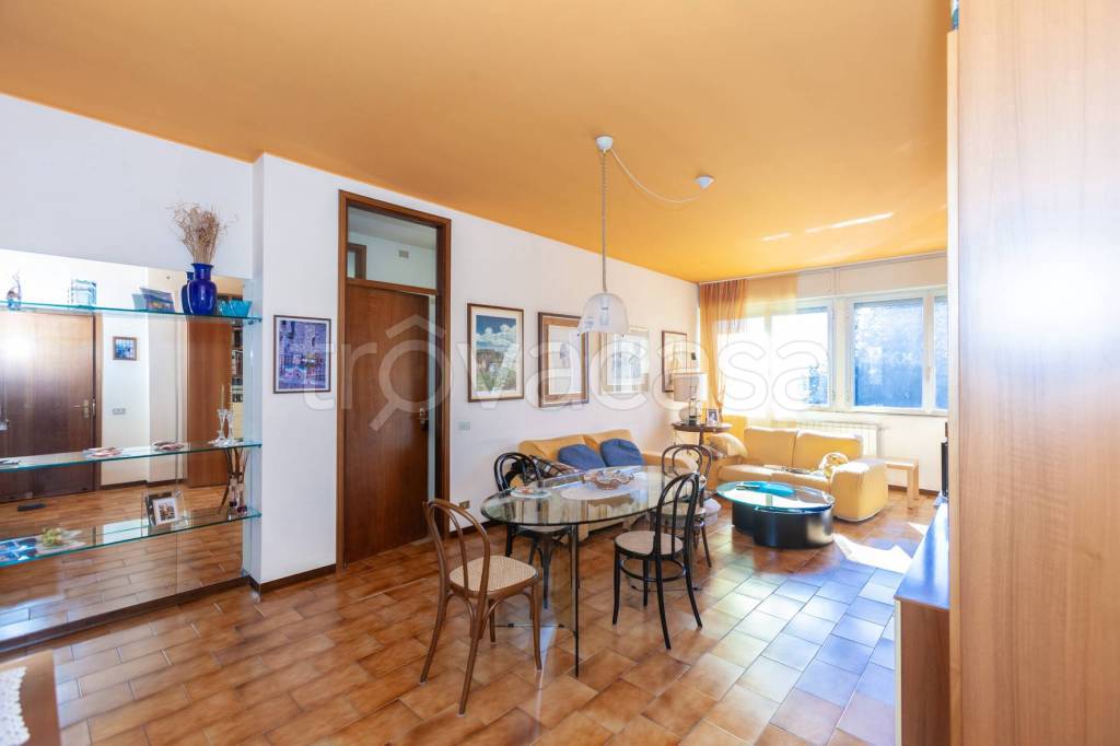 appartamento in vendita a Gorla Minore