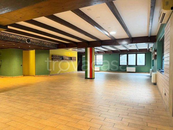 negozio in vendita a Gorla Minore in zona Prospiano