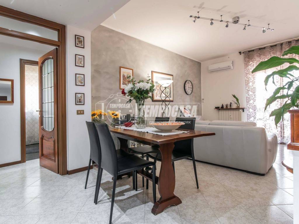 appartamento in vendita a Gorla Minore