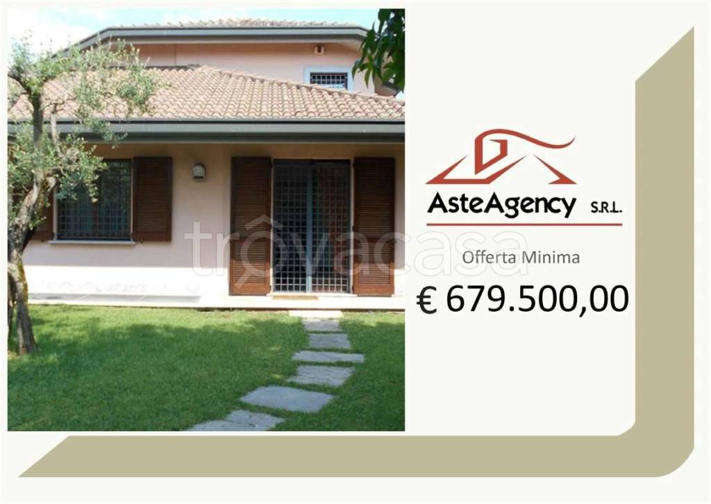 casa indipendente in vendita a Gorla Minore