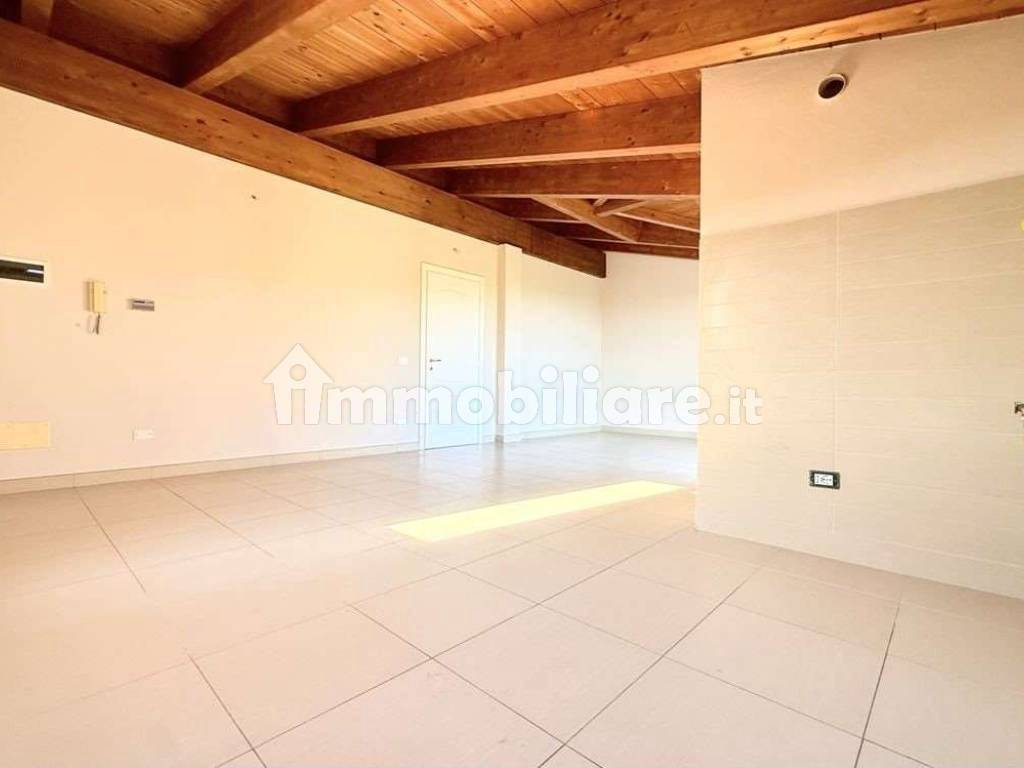 appartamento in vendita a Gorla Minore