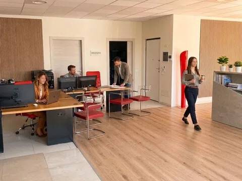 negozio in vendita a Gorla Minore