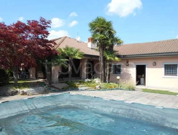 casa indipendente in vendita a Gorla Minore