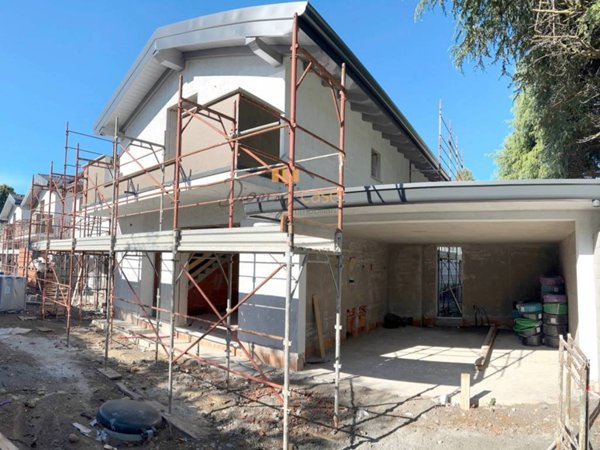 casa indipendente in vendita a Gorla Minore