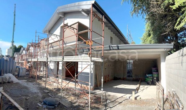 casa indipendente in vendita a Gorla Minore