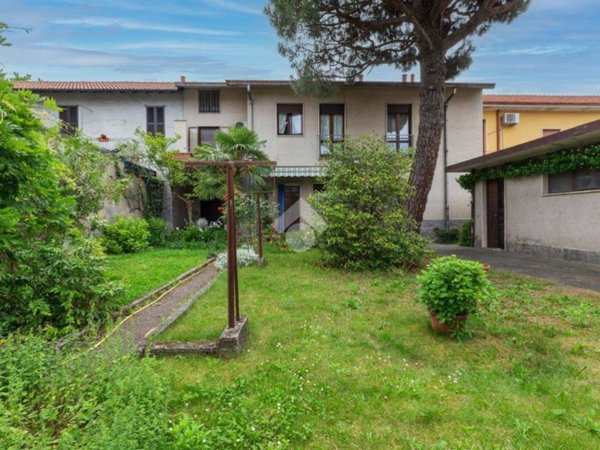casa indipendente in vendita a Gorla Minore in zona Prospiano