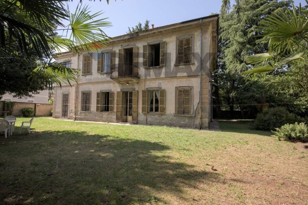 casa indipendente in vendita a Gorla Minore