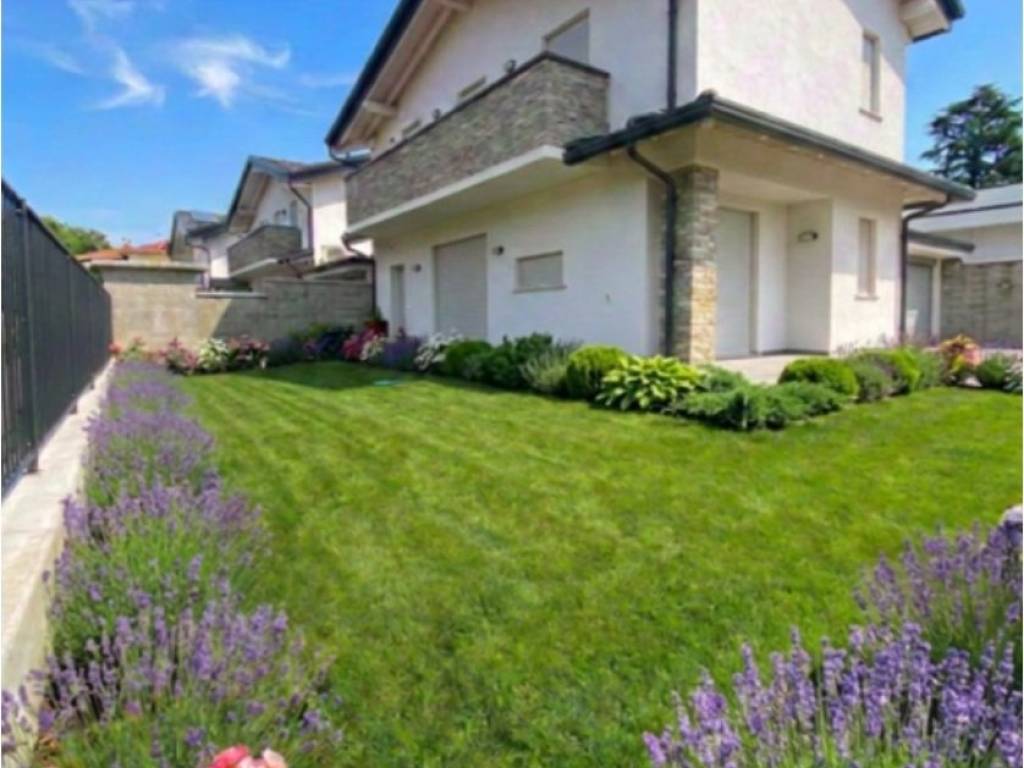 casa indipendente in vendita a Gorla Minore in zona Prospiano