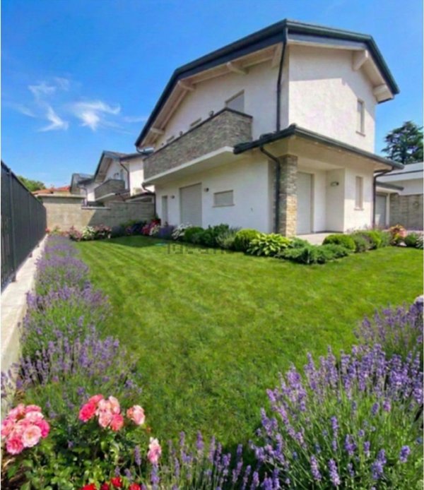 casa indipendente in vendita a Gorla Minore in zona Prospiano
