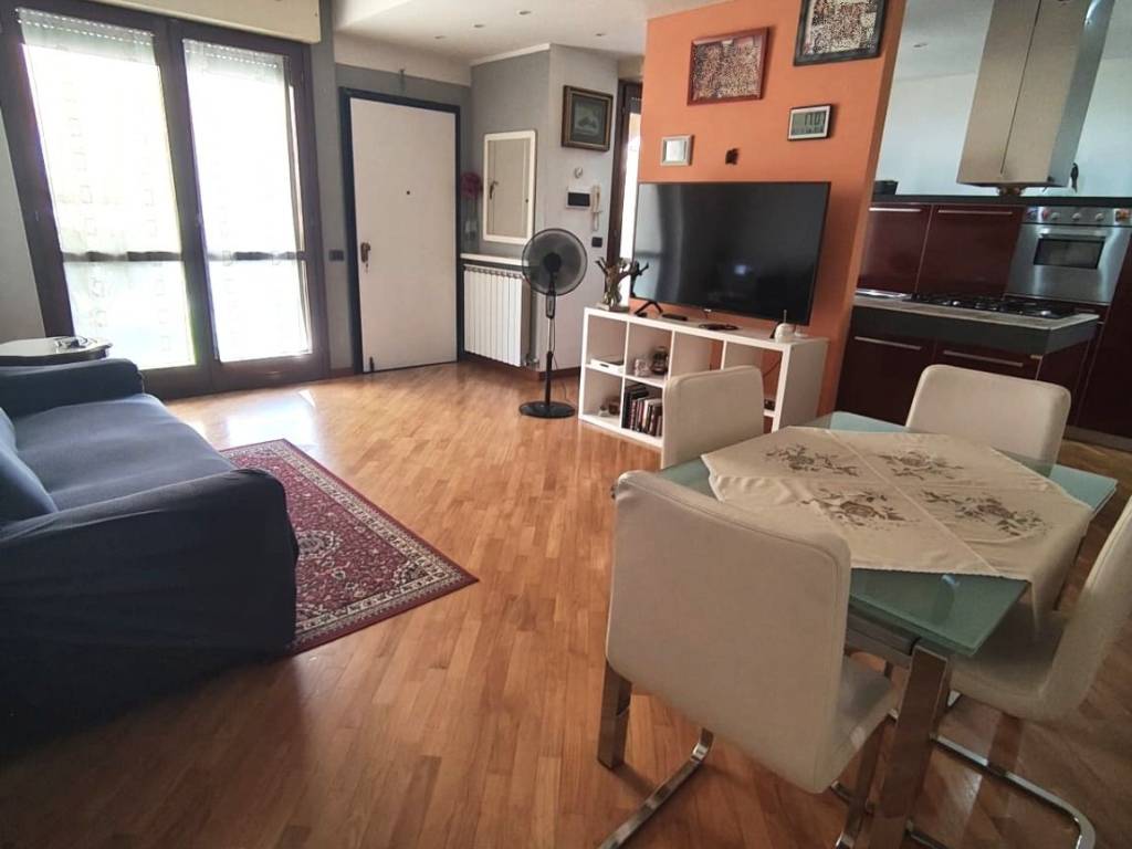 appartamento in vendita a Gorla Minore