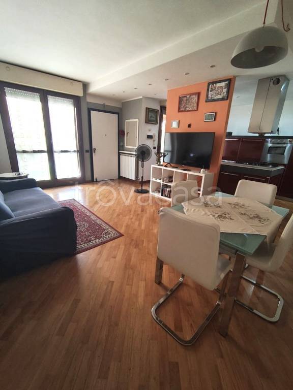 appartamento in vendita a Gorla Minore
