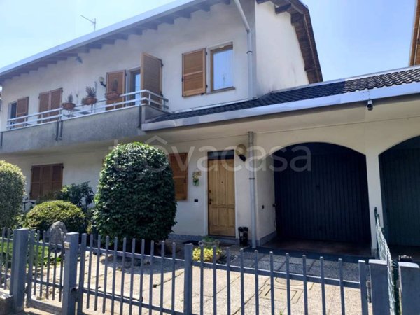 casa indipendente in vendita a Gorla Minore