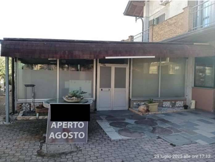 negozio in vendita a Gorla Minore in zona Prospiano
