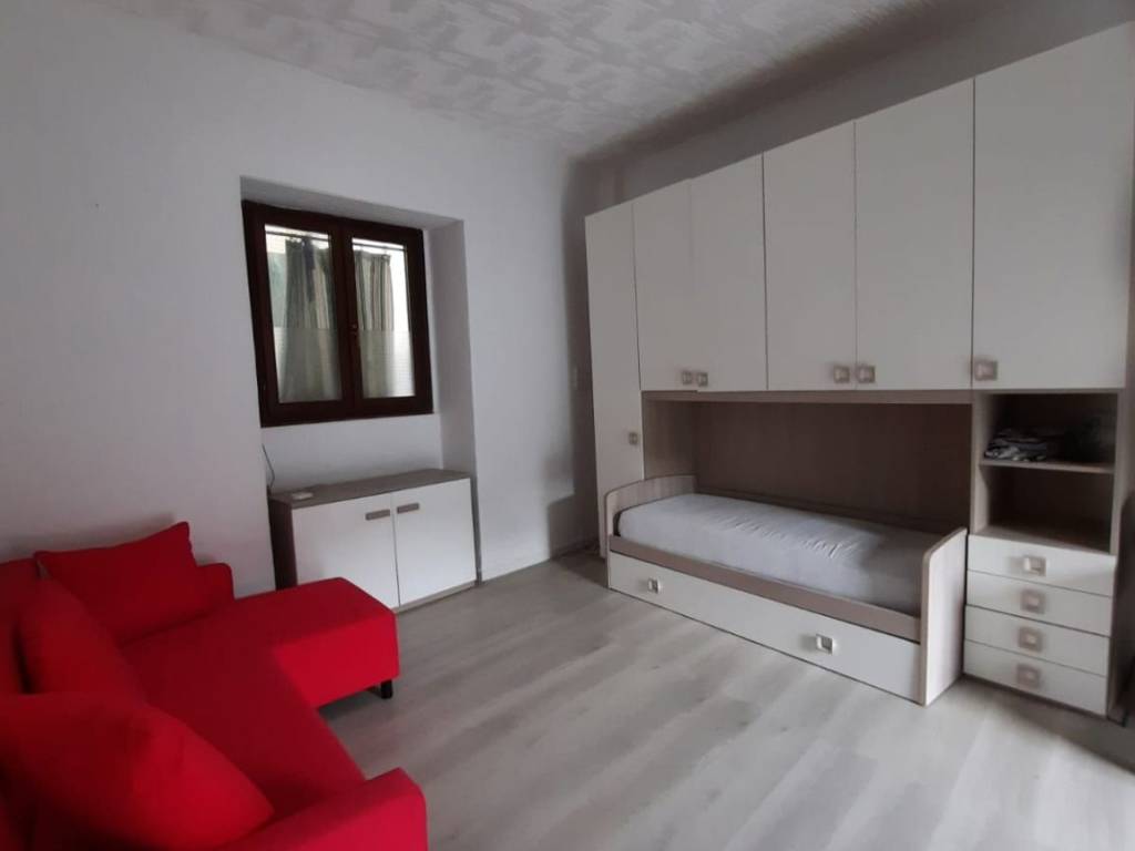 appartamento in vendita a Gorla Minore