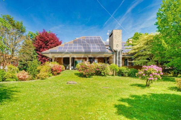 villa in vendita a Gorla Minore in zona Prospiano