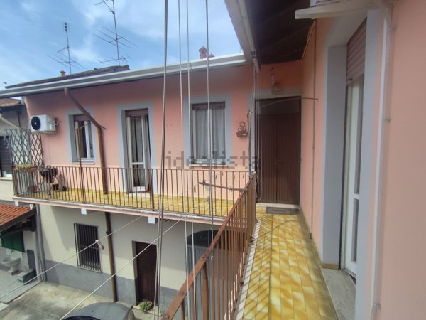 appartamento in vendita a Gorla Minore