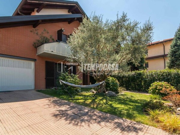 casa indipendente in vendita a Gorla Minore in zona Prospiano