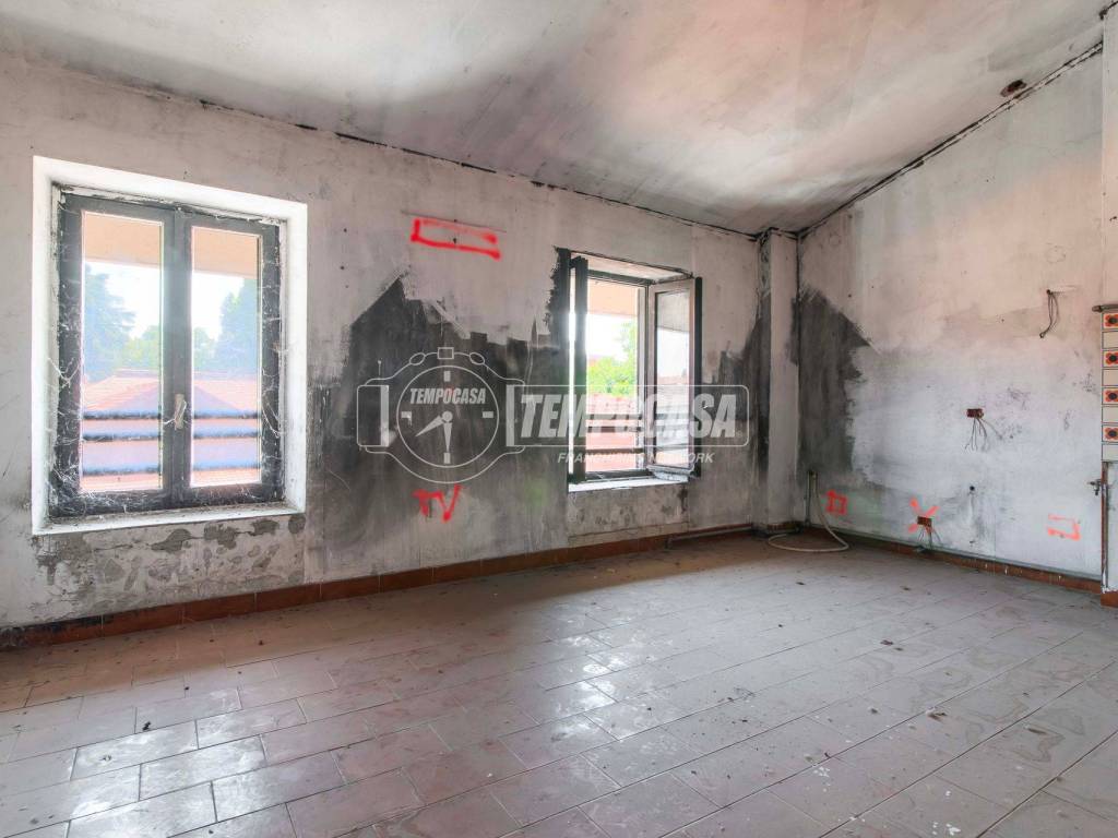 appartamento in vendita a Gorla Minore