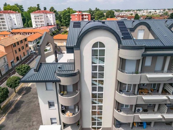 appartamento in vendita a Gorla Minore