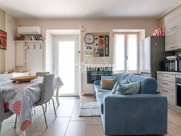 appartamento in vendita a Gorla Minore