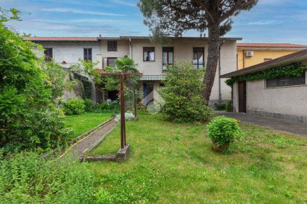 casa indipendente in vendita a Gorla Minore in zona Prospiano
