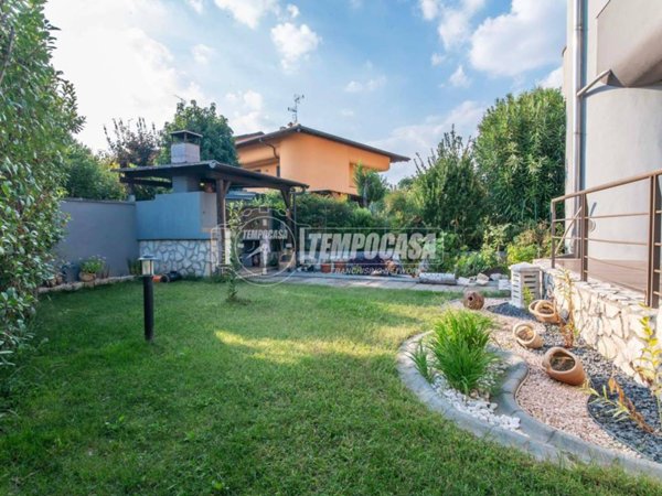 casa indipendente in vendita a Gorla Minore in zona Prospiano