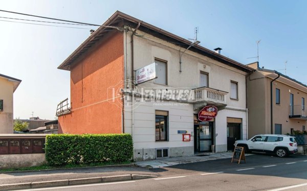 appartamento in vendita a Gorla Minore in zona Prospiano