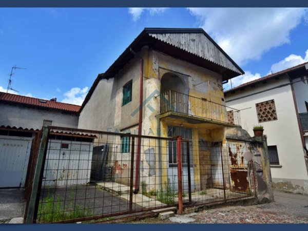 casa indipendente in vendita a Gornate Olona