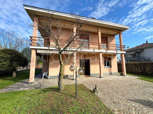 casa indipendente in vendita a Gornate Olona