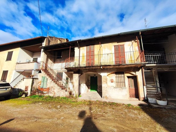 casa semindipendente in vendita a Gornate Olona in zona Biciccera