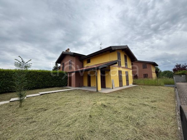 casa indipendente in vendita a Gornate Olona