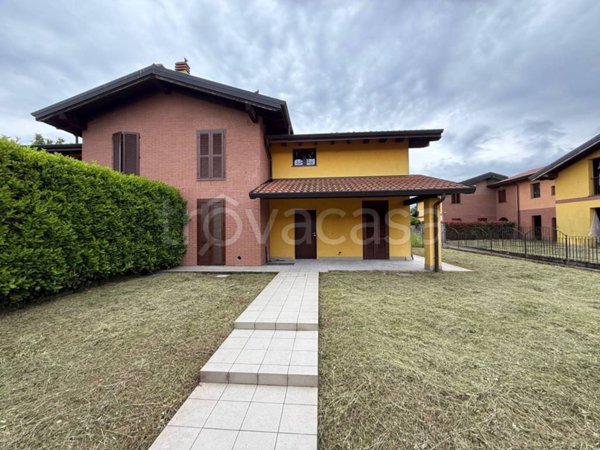 casa indipendente in vendita a Gornate Olona
