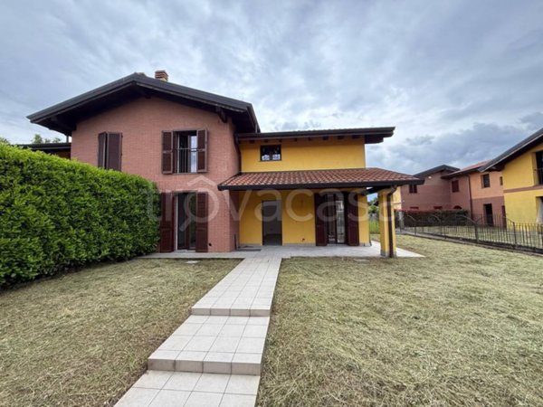 casa indipendente in vendita a Gornate Olona