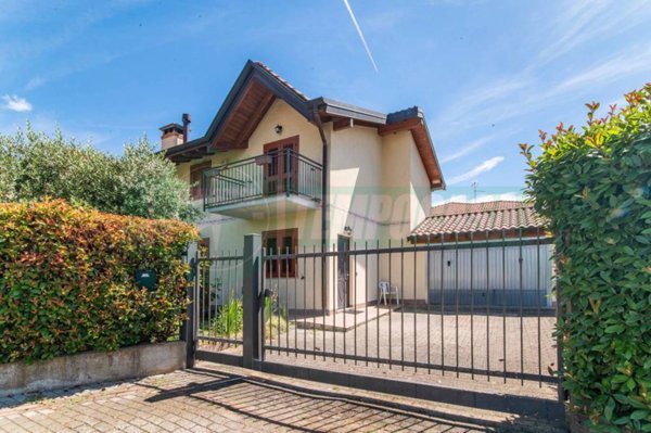 casa indipendente in vendita a Gornate Olona