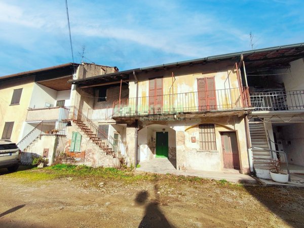 casa semindipendente in vendita a Gornate Olona in zona Biciccera