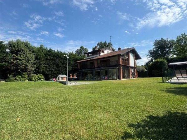 casa indipendente in vendita a Gornate Olona