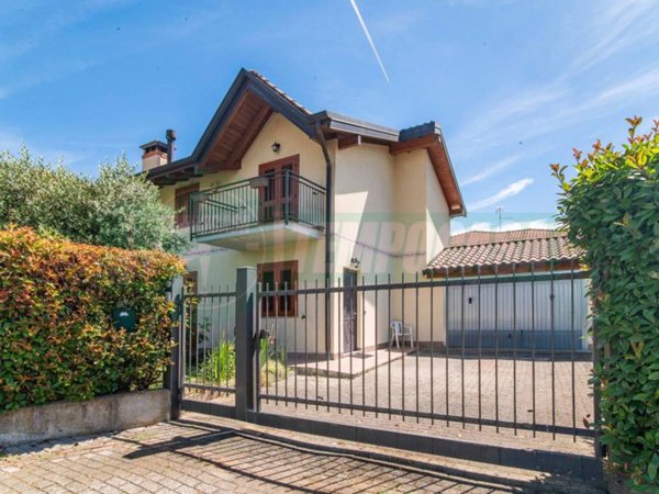 casa indipendente in vendita a Gornate Olona