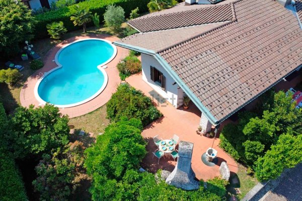 casa indipendente in vendita a Gornate Olona