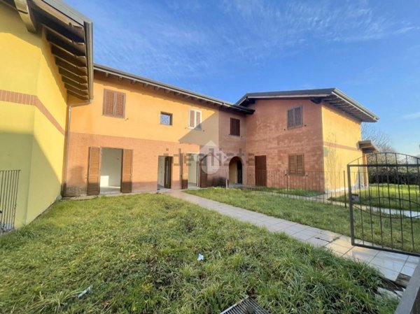 casa indipendente in vendita a Gornate Olona