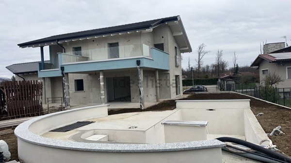 casa indipendente in vendita a Gornate Olona