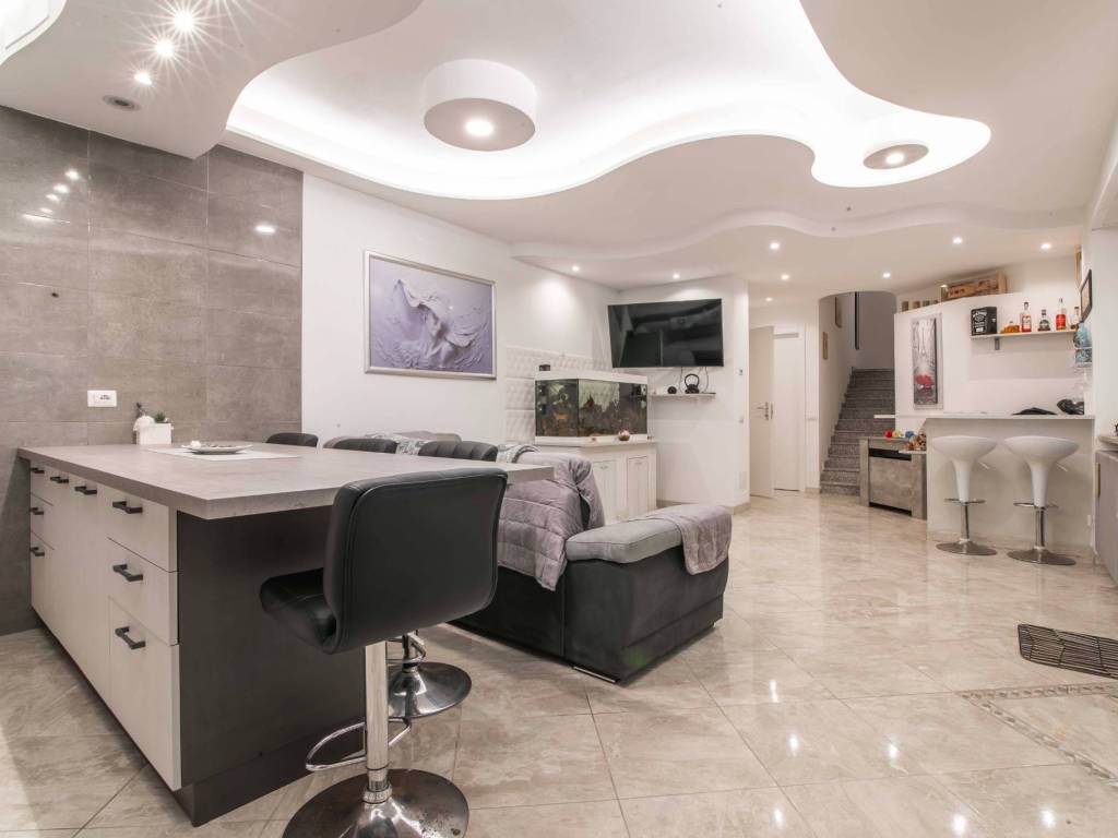 casa indipendente in vendita a Gornate Olona