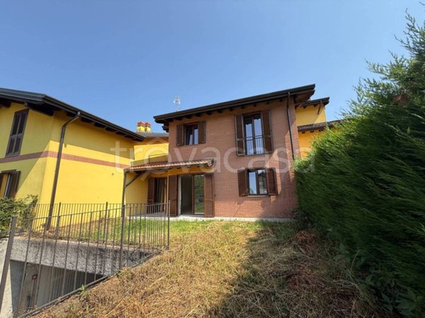 casa indipendente in vendita a Gornate Olona in zona Biciccera