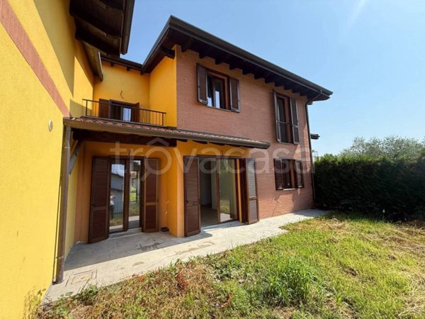 casa indipendente in vendita a Gornate Olona in zona Biciccera