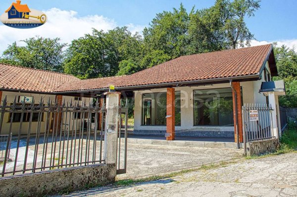 locale commerciale in vendita a Grantola