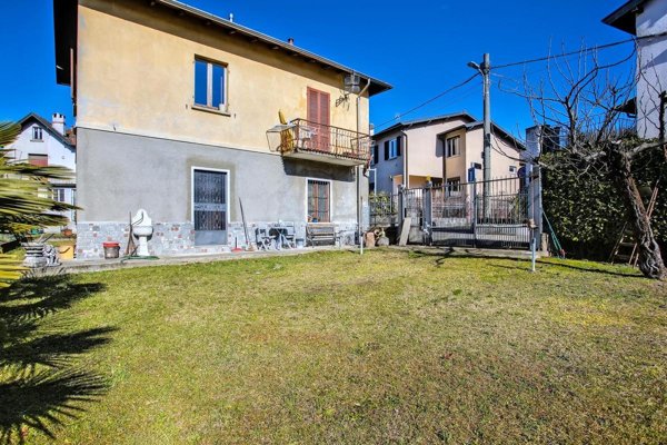 casa indipendente in vendita a Grantola