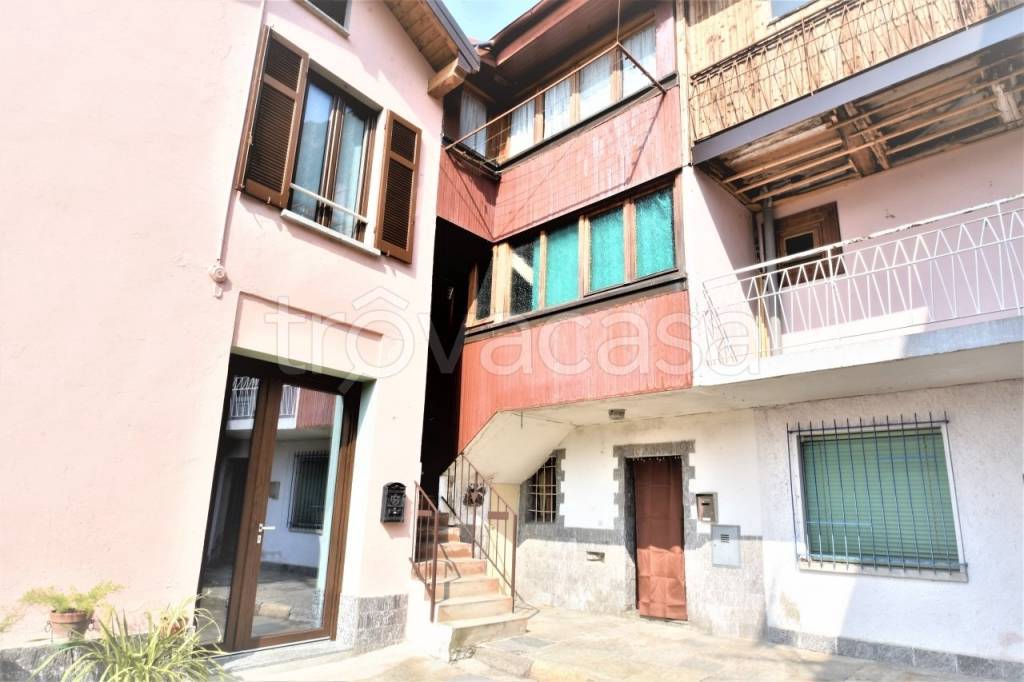 casa indipendente in vendita a Grantola