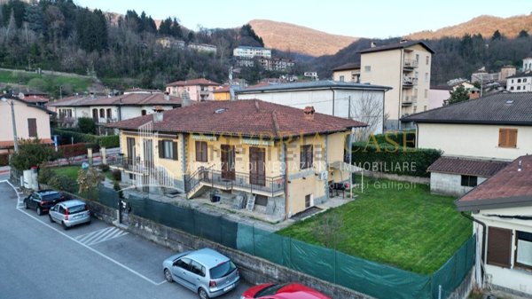 casa indipendente in vendita a Grantola