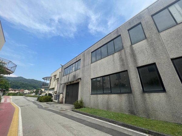 locale commerciale in vendita a Grantola