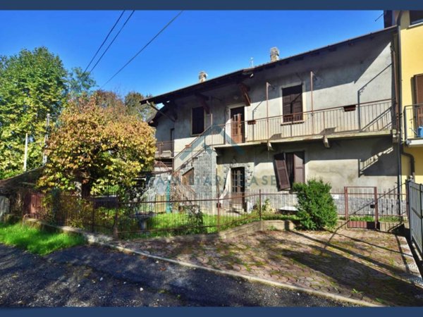 casa indipendente in vendita ad Inarzo