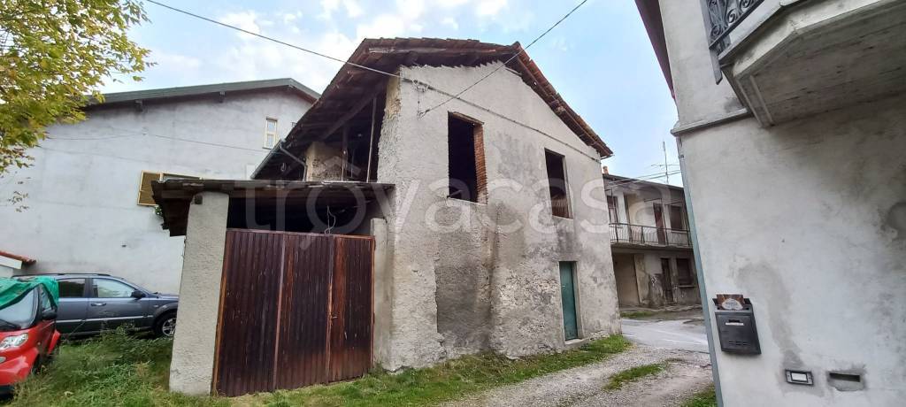 appartamento in vendita ad Inarzo